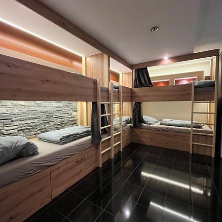 Zen Zone Hostel Μπρατισλάβα Εξωτερικό φωτογραφία