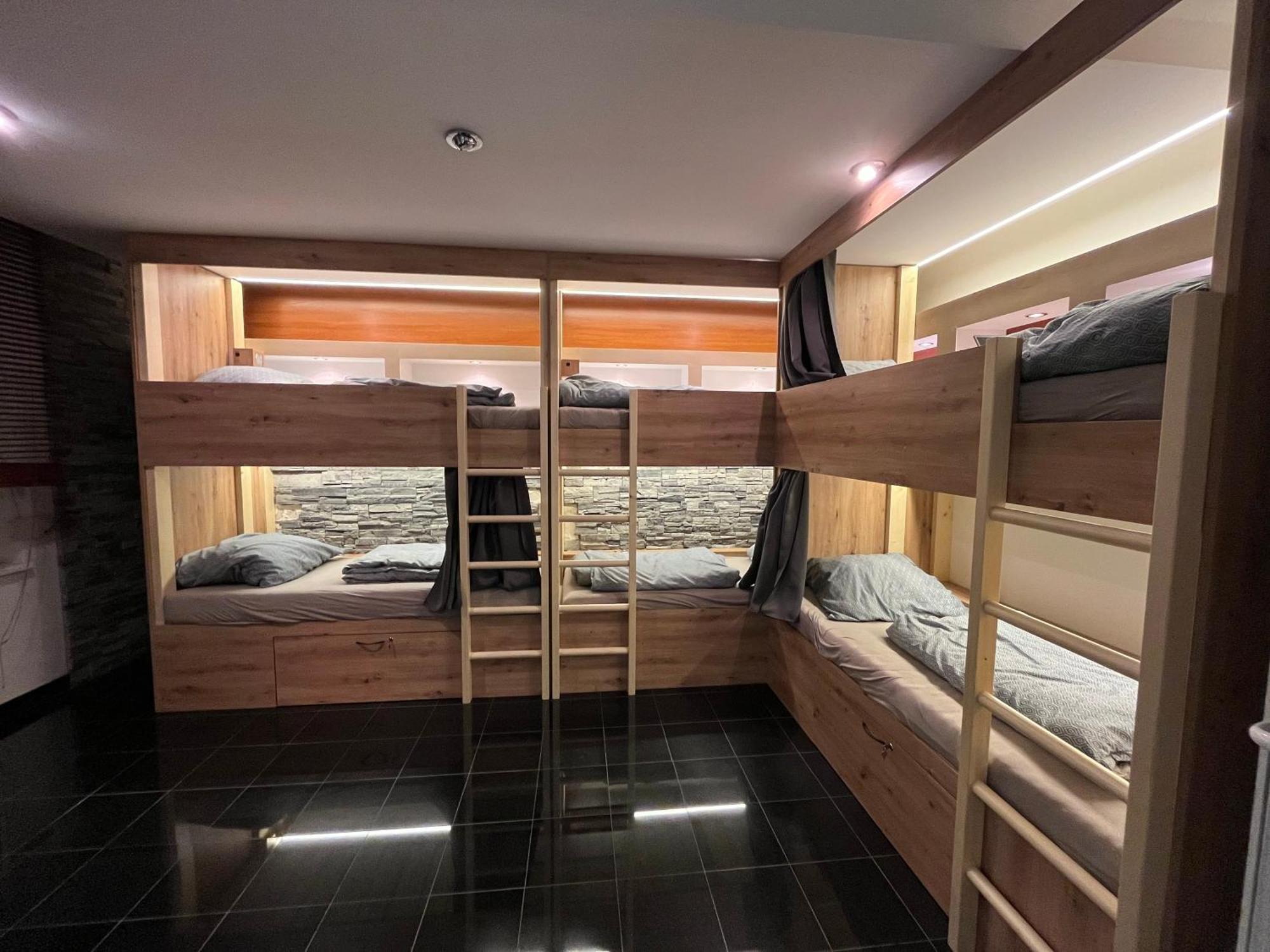 Zen Zone Hostel Μπρατισλάβα Εξωτερικό φωτογραφία