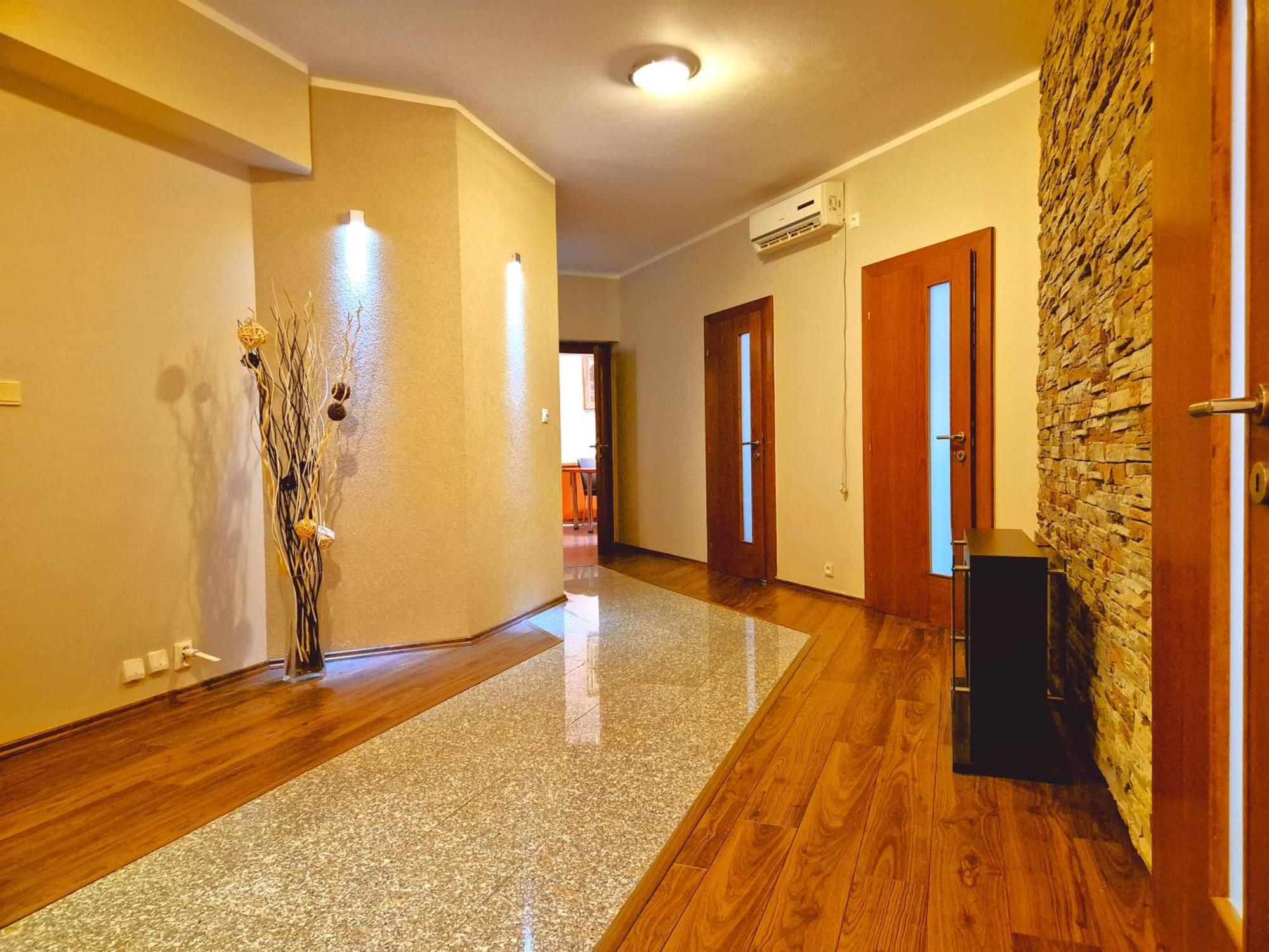 Zen Zone Hostel Μπρατισλάβα Εξωτερικό φωτογραφία